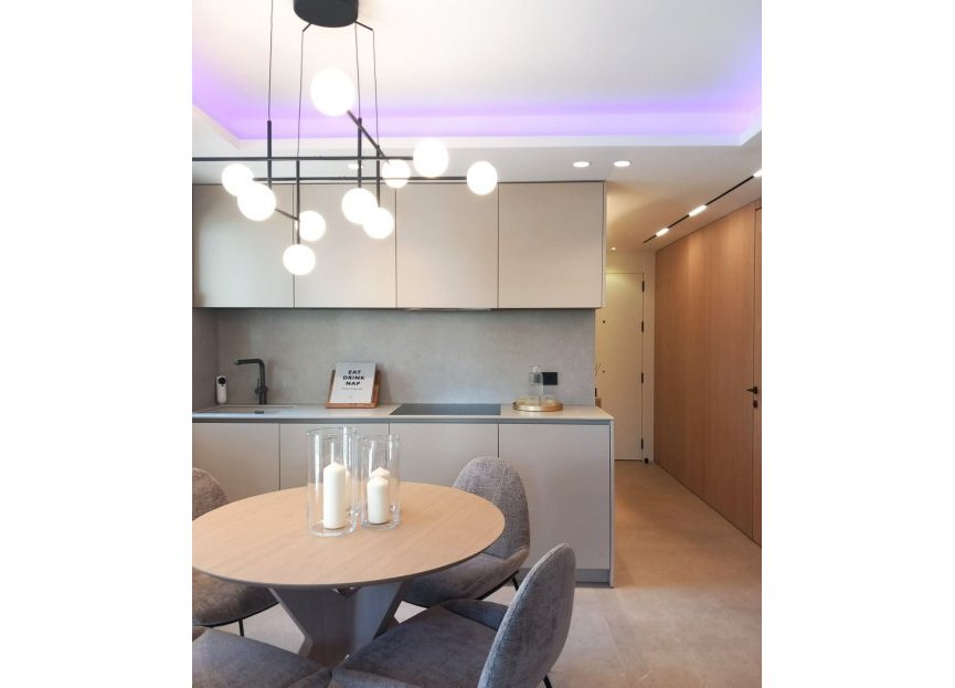 Resale - Apartment - Middle Floor Apartment - Marbella - Nueva Andalucia