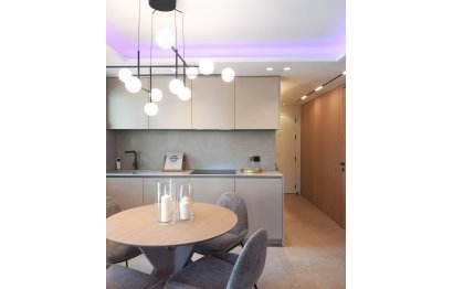 Resale - Apartment - Middle Floor Apartment - Marbella - Nueva Andalucia