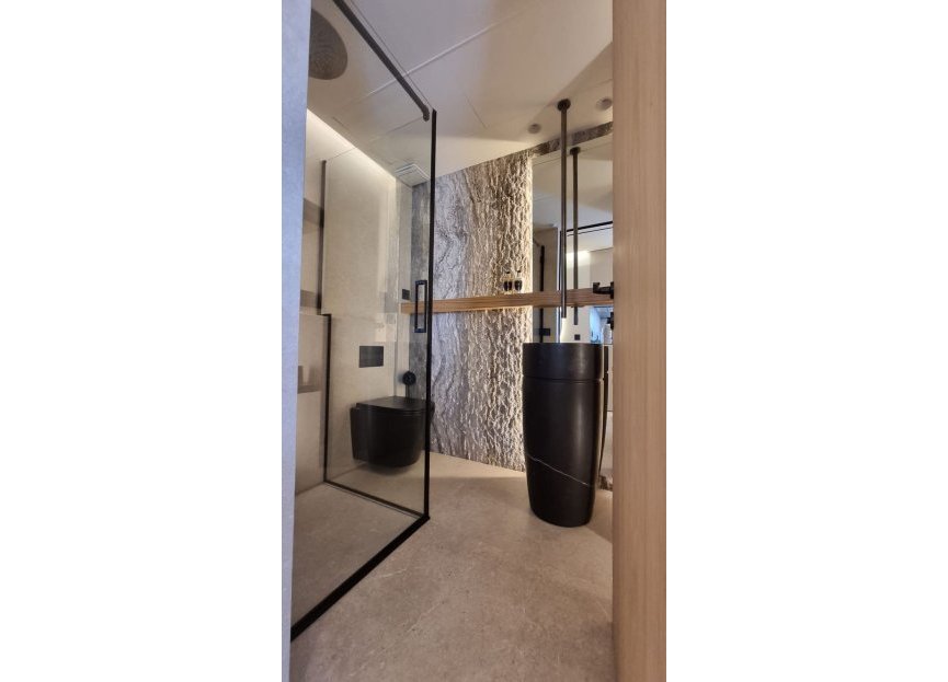 Resale - Apartment - Middle Floor Apartment - Marbella - Nueva Andalucia