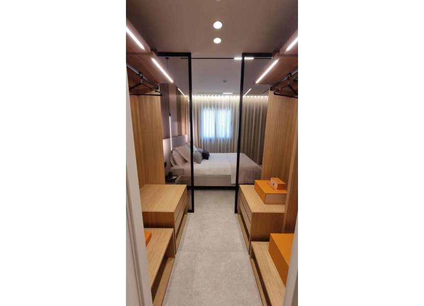 Resale - Apartment - Middle Floor Apartment - Marbella - Nueva Andalucia