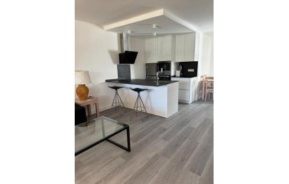 Resale - Apartment - Middle Floor Apartment - Marbella - Nueva Andalucia