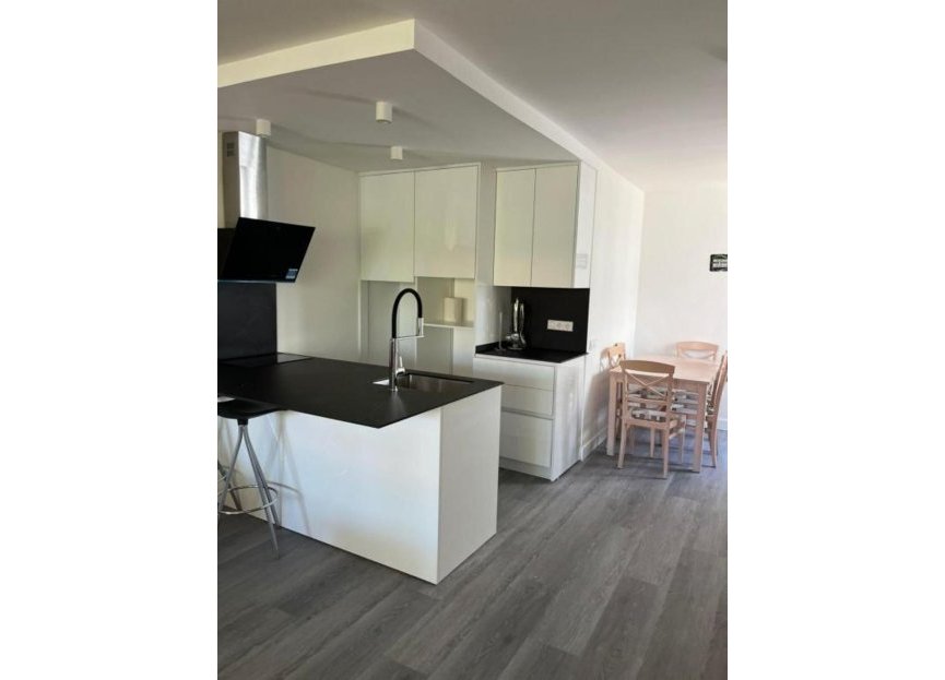 Resale - Apartment - Middle Floor Apartment - Marbella - Nueva Andalucia