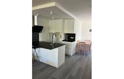 Resale - Apartment - Middle Floor Apartment - Marbella - Nueva Andalucia