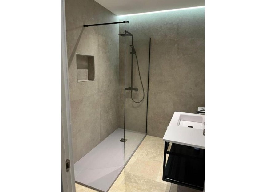 Resale - Apartment - Middle Floor Apartment - Marbella - Nueva Andalucia