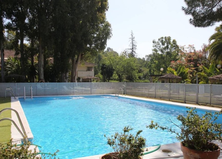 Resale - Apartment - Middle Floor Apartment - Marbella - Nueva Andalucia