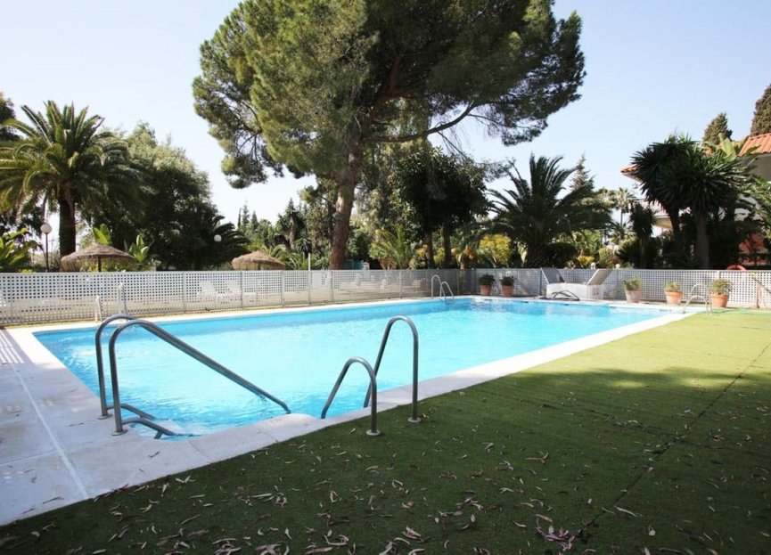 Resale - Apartment - Middle Floor Apartment - Marbella - Nueva Andalucia