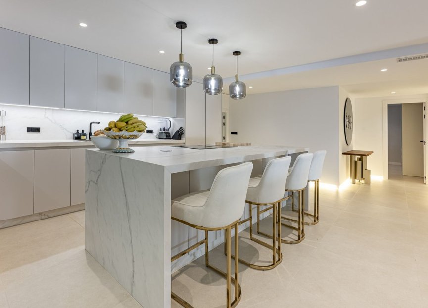 Resale - Apartment - Middle Floor Apartment - Marbella - Marbella Centro