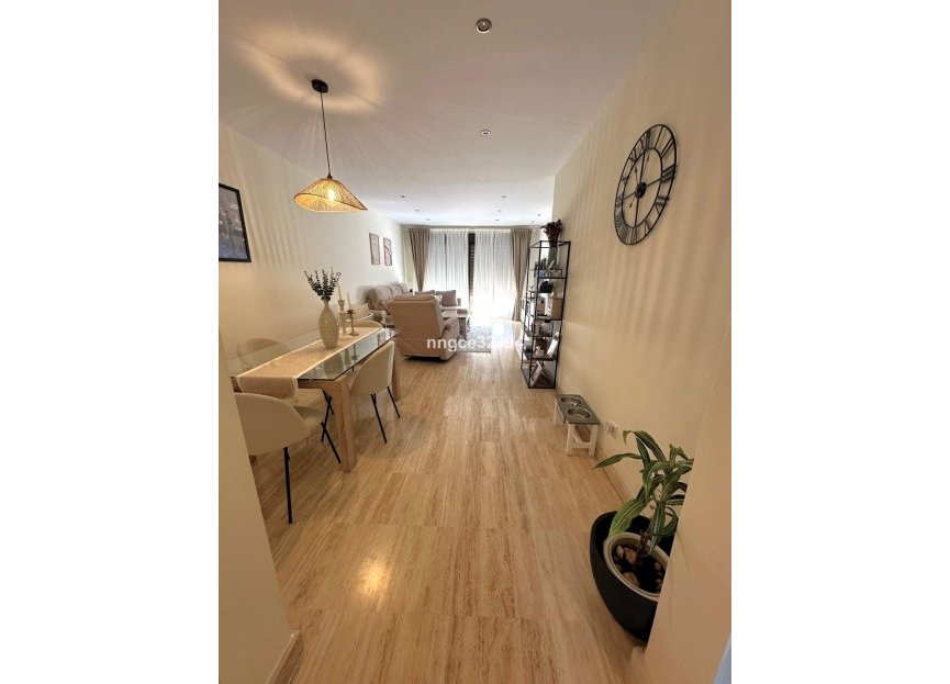 Resale - Apartment - Penthouse - Estepona - Estepona Centro