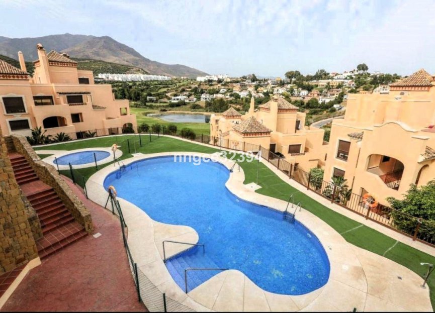 Resale - Apartment - Penthouse - Estepona - Estepona Centro