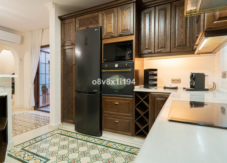 Resale - House - Detached Villa - Fuengirola - Fuengirola Centro