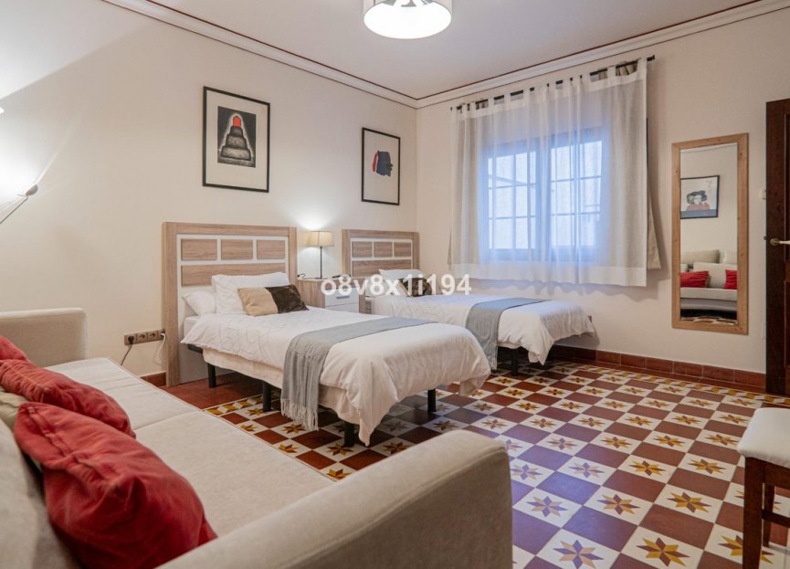 Resale - House - Detached Villa - Fuengirola - Fuengirola Centro