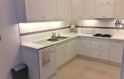 Resale - Apartment - Middle Floor Apartment - Estepona - Atalaya