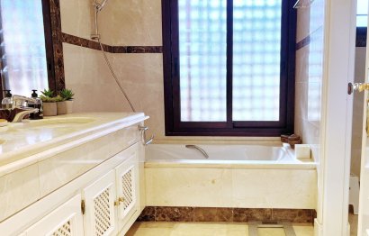 Resale - Apartment - Penthouse - Marbella - Nueva Andalucia