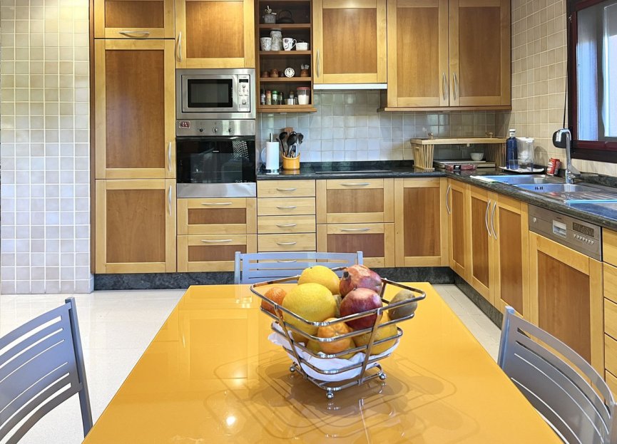 Resale - Apartment - Penthouse - Marbella - Nueva Andalucia