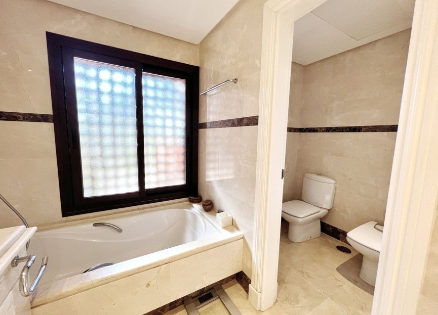 Resale - Apartment - Penthouse - Marbella - Nueva Andalucia