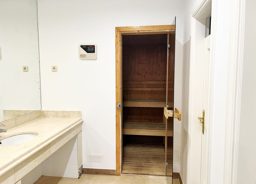 Resale - Apartment - Penthouse - Marbella - Nueva Andalucia