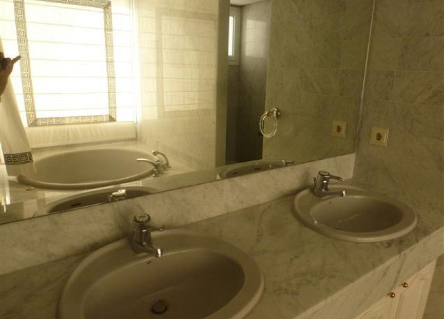 Resale - Apartment - Penthouse - Marbella - Guadalmina Baja