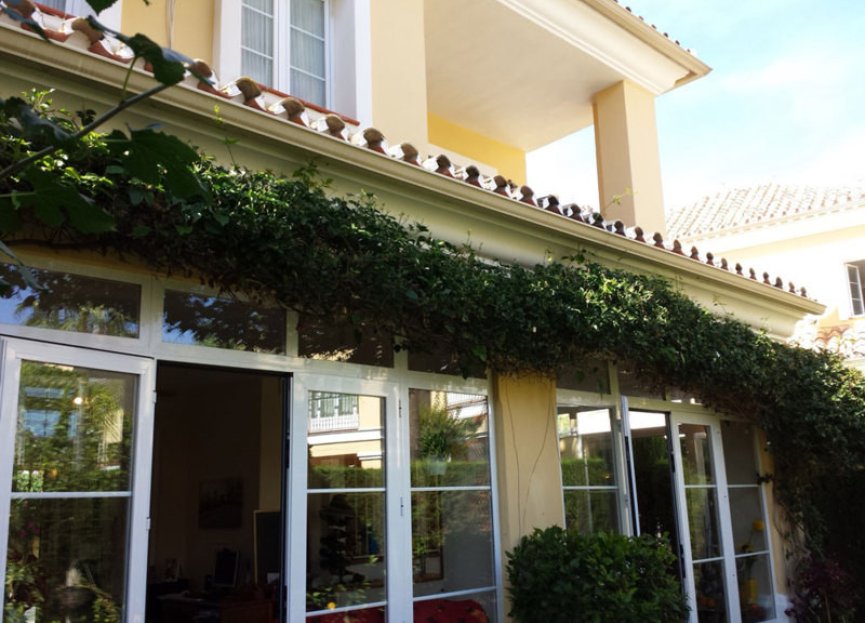 Resale - House - Townhouse - Marbella - Elviria