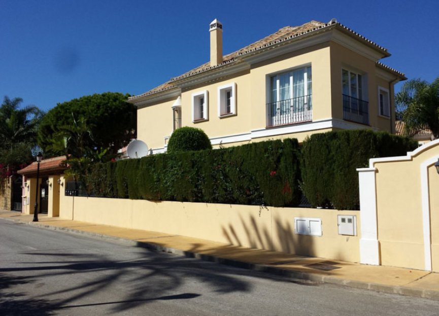 Resale - House - Townhouse - Marbella - Elviria