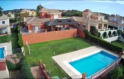 Resale - House - Detached Villa - Marbella - Santa Clara