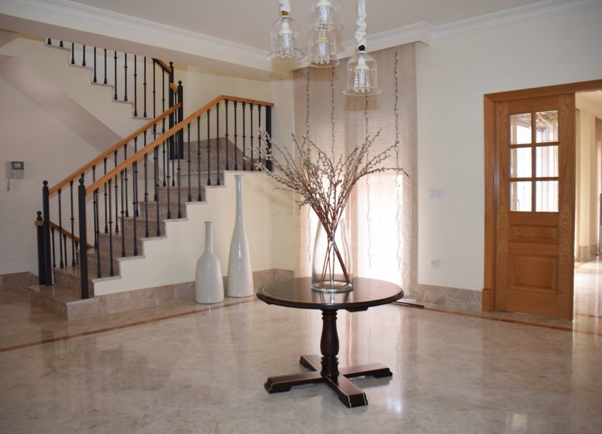 Resale - House - Detached Villa - Marbella - Santa Clara