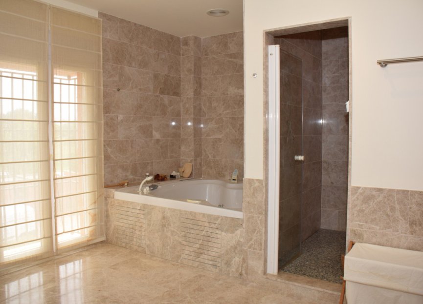 Resale - House - Detached Villa - Marbella - Santa Clara