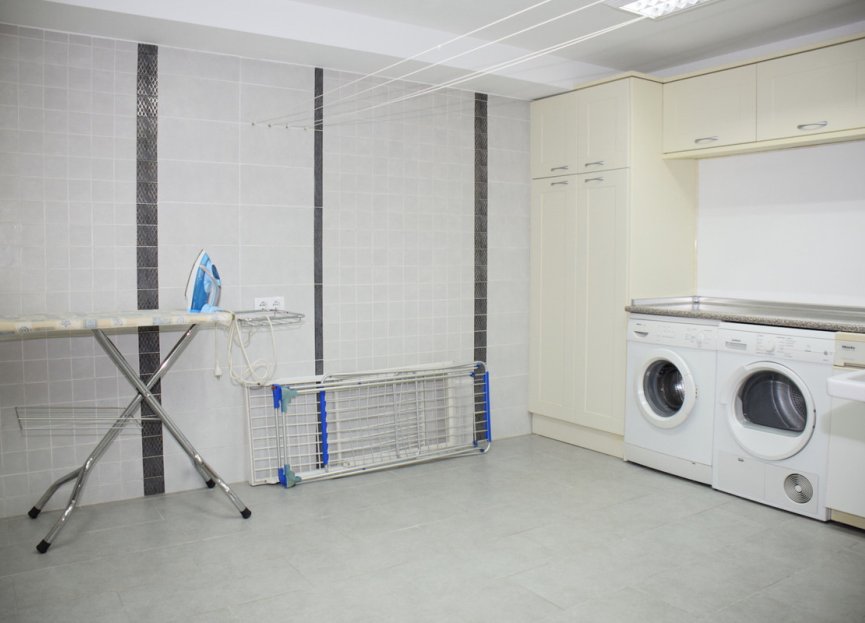 Resale - House - Detached Villa - Marbella - Santa Clara