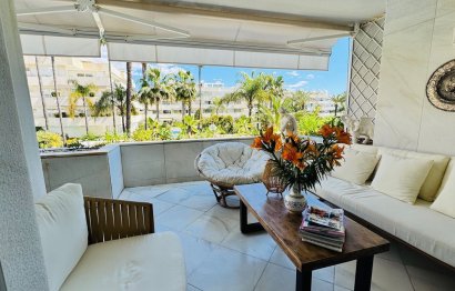 Resale - Apartment - Middle Floor Apartment - Marbella - Puerto Banús