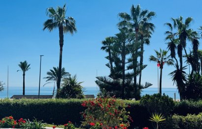 Resale - Apartment - Middle Floor Apartment - Marbella - Puerto Banús