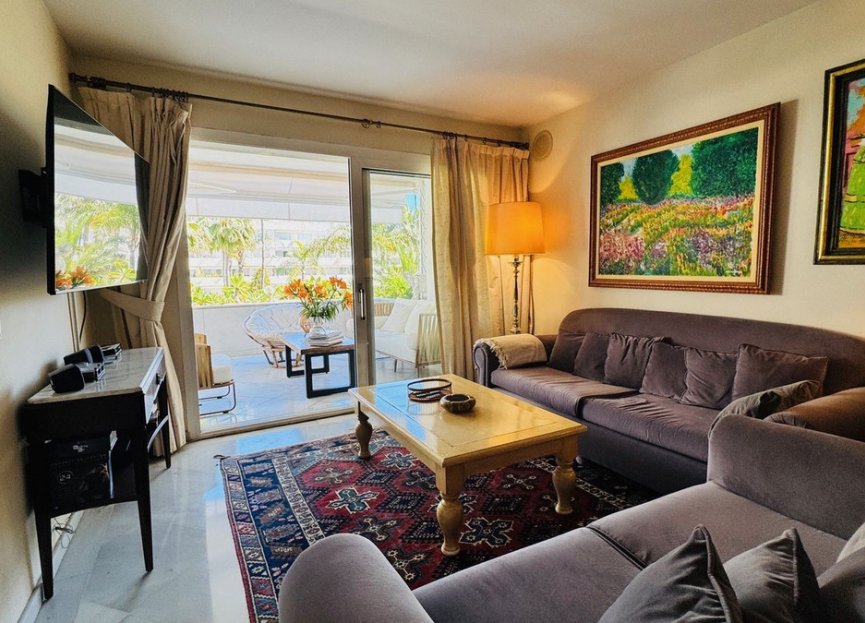 Resale - Apartment - Middle Floor Apartment - Marbella - Puerto Banús