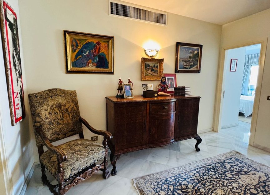 Resale - Apartment - Middle Floor Apartment - Marbella - Puerto Banús