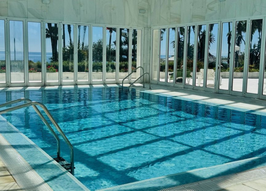 Resale - Apartment - Middle Floor Apartment - Marbella - Puerto Banús