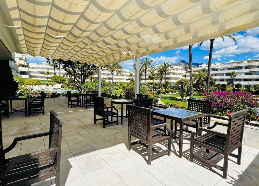 Resale - Apartment - Middle Floor Apartment - Marbella - Puerto Banús