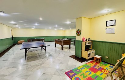 Resale - Apartment - Middle Floor Apartment - Marbella - Puerto Banús