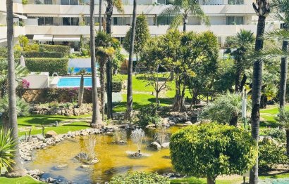 Resale - Apartment - Middle Floor Apartment - Marbella - Puerto Banús