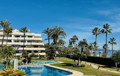 Resale - Apartment - Middle Floor Apartment - Marbella - Puerto Banús