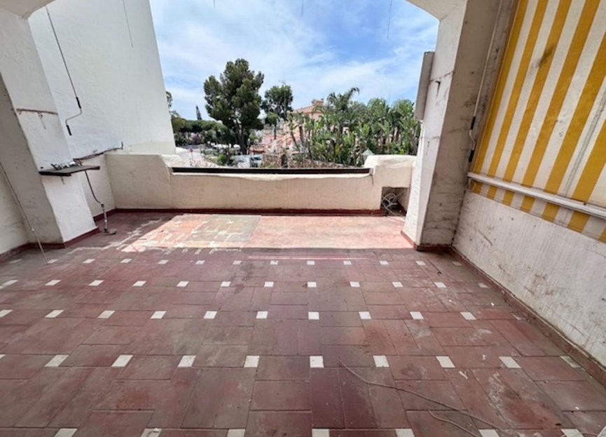 Resale - Apartment - Middle Floor Apartment - Estepona - Estepona Centro