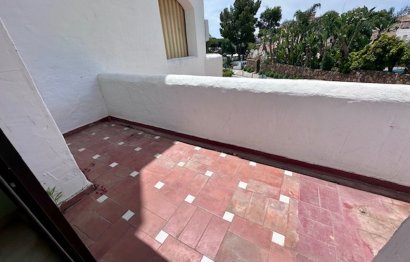 Resale - Apartment - Middle Floor Apartment - Estepona - Estepona Centro