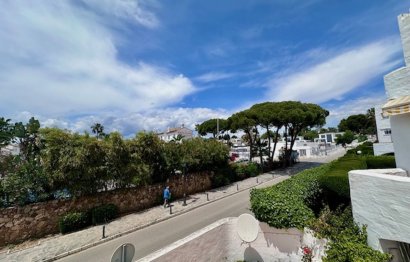 Resale - Apartment - Middle Floor Apartment - Estepona - Estepona Centro