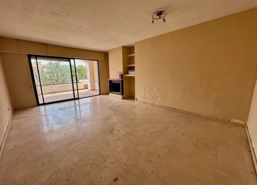 Resale - Apartment - Middle Floor Apartment - Estepona - Estepona Centro