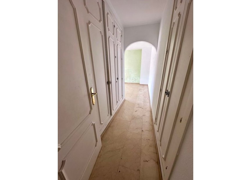 Resale - Apartment - Middle Floor Apartment - Estepona - Estepona Centro