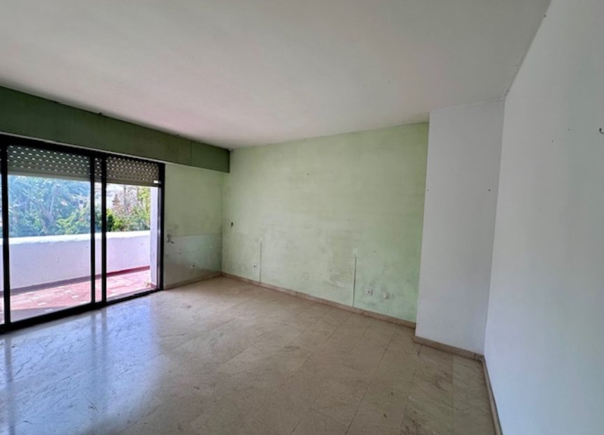 Resale - Apartment - Middle Floor Apartment - Estepona - Estepona Centro