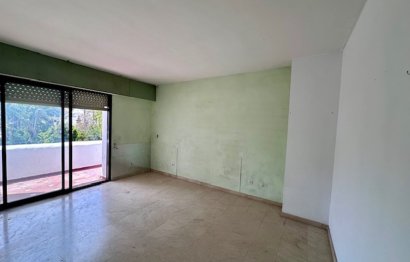 Resale - Apartment - Middle Floor Apartment - Estepona - Estepona Centro