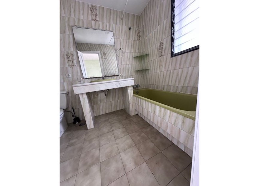 Resale - Apartment - Middle Floor Apartment - Estepona - Estepona Centro