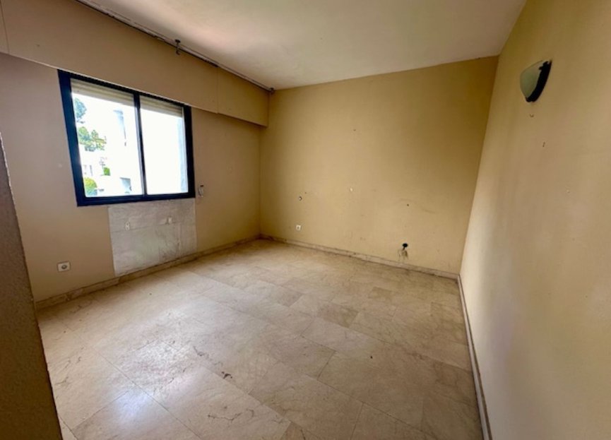 Resale - Apartment - Middle Floor Apartment - Estepona - Estepona Centro