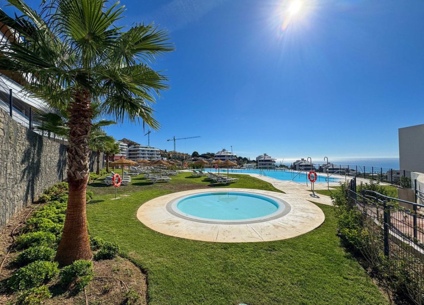 Resale - Apartment - Middle Floor Apartment - Fuengirola - Higueron