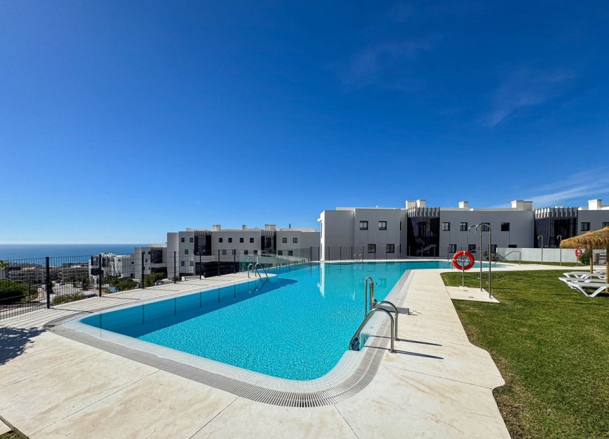 Resale - Apartment - Middle Floor Apartment - Fuengirola - Higueron