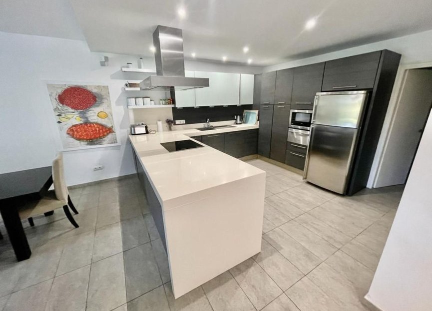 Resale - Ground floor apartment - Marbella - Guadalmina Baja