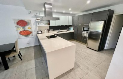 Resale - Ground floor apartment - Marbella - Guadalmina Baja