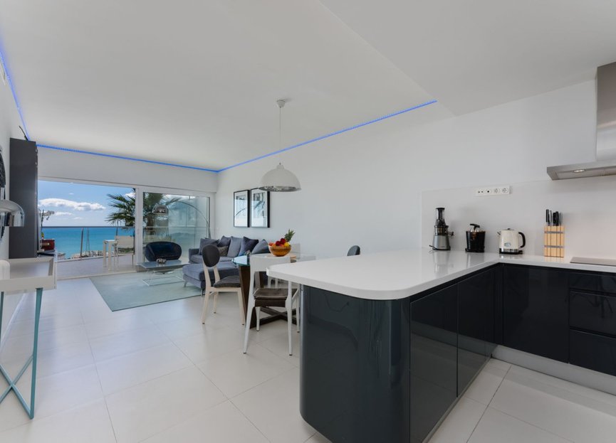 Resale - Apartment - Middle Floor Apartment - Fuengirola - Higueron